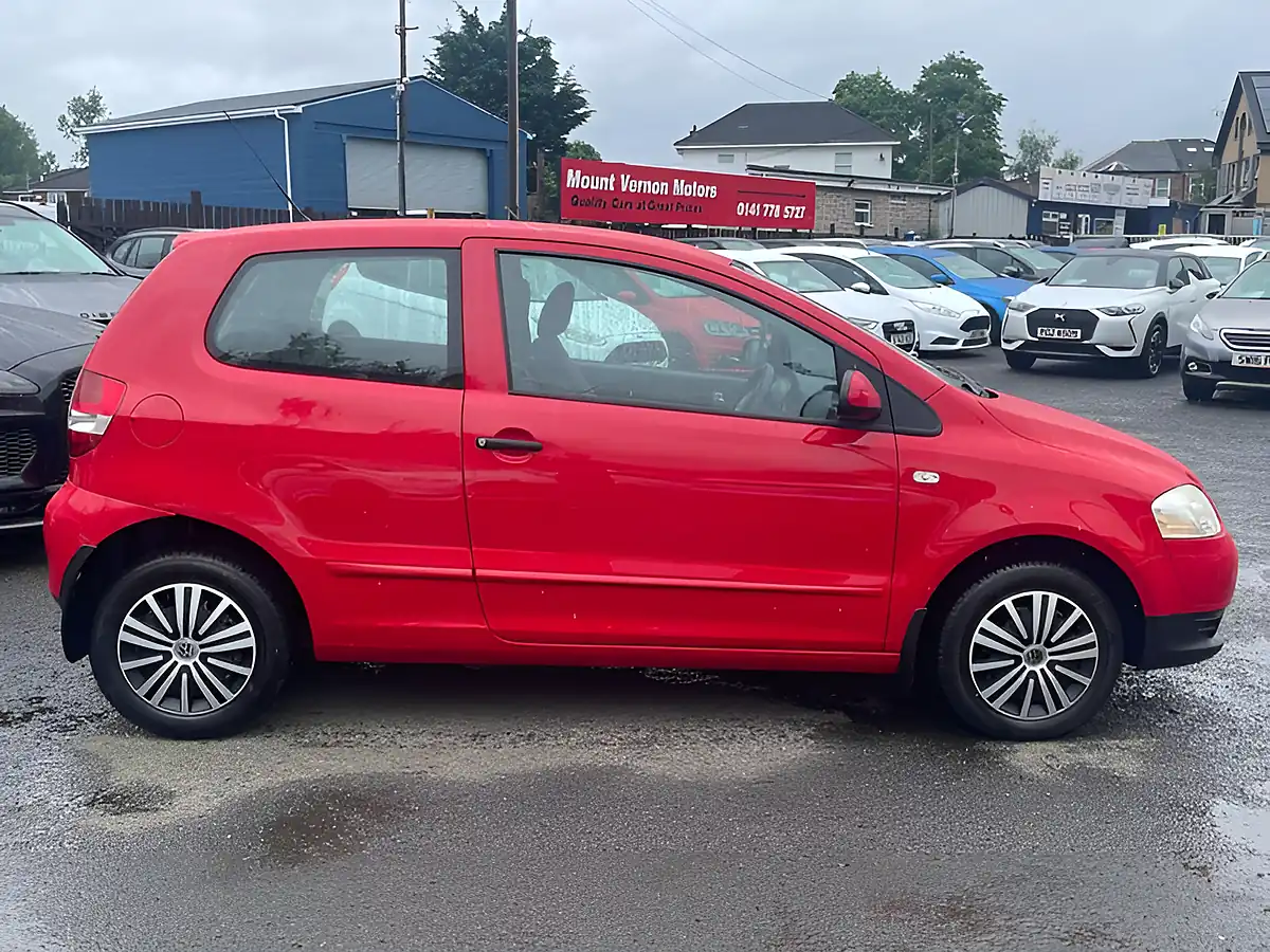 Used 2009 Volkswagen Fox Euro 4 Red - Interior and Exterior details 8