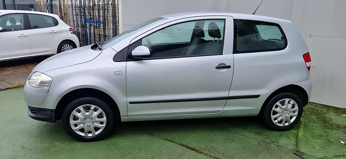 Used 2009 Volkswagen Fox Urban Fox Silver - Interior and Exterior details 7
