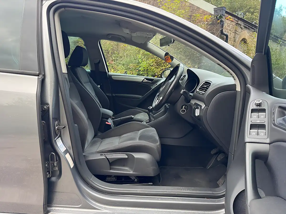 Used 2009 Volkswagen Golf GT Grey - Interior and Exterior details 16
