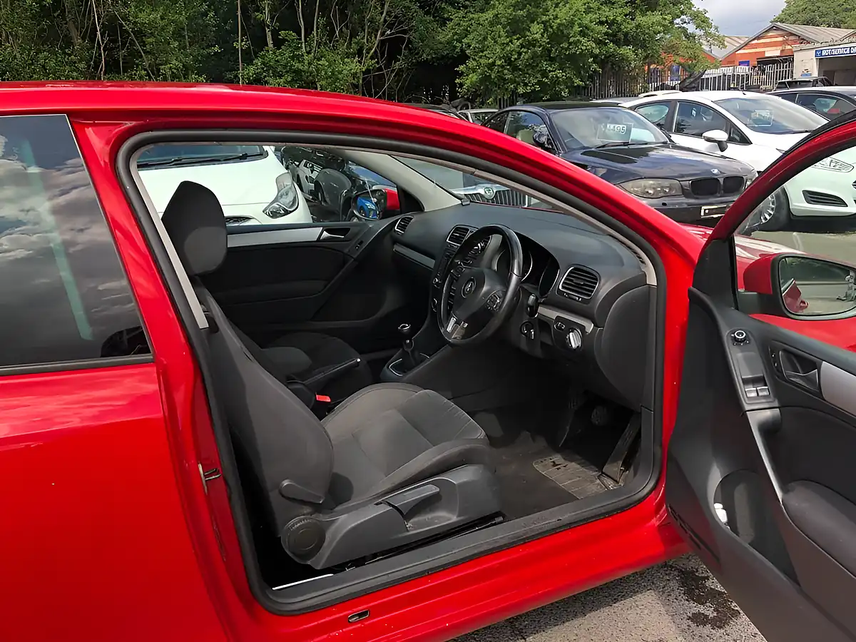 Used 2009 Volkswagen Golf GT Red - Interior and Exterior details 10