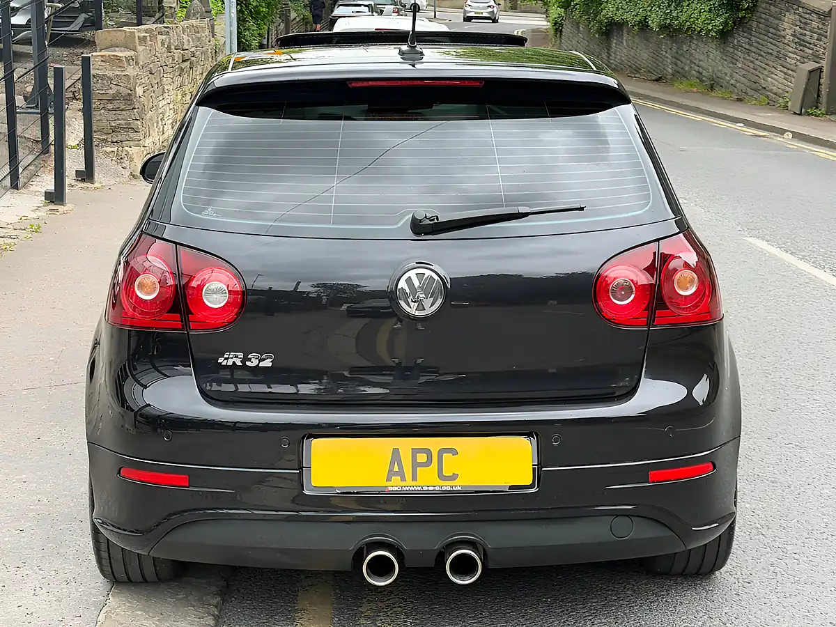 Used 2009 Volkswagen Golf R32 Black - Interior and Exterior details 10