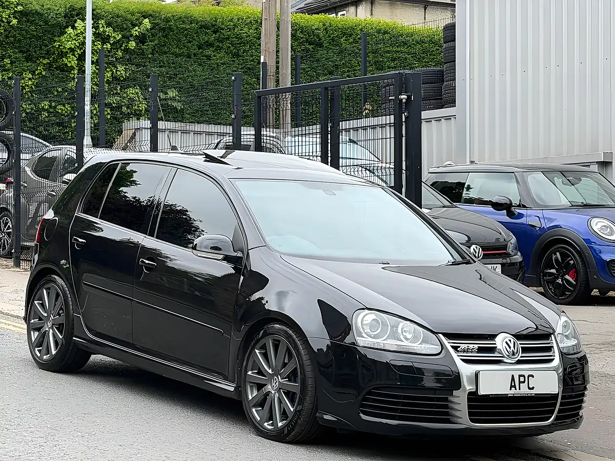 Used 2009 Volkswagen Golf R32 Black - Interior and Exterior details 12