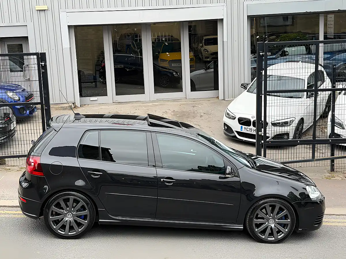 Used 2009 Volkswagen Golf R32 Black - Interior and Exterior details 13