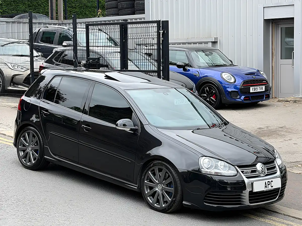 Used 2009 Volkswagen Golf R32 Black - Interior and Exterior details 14