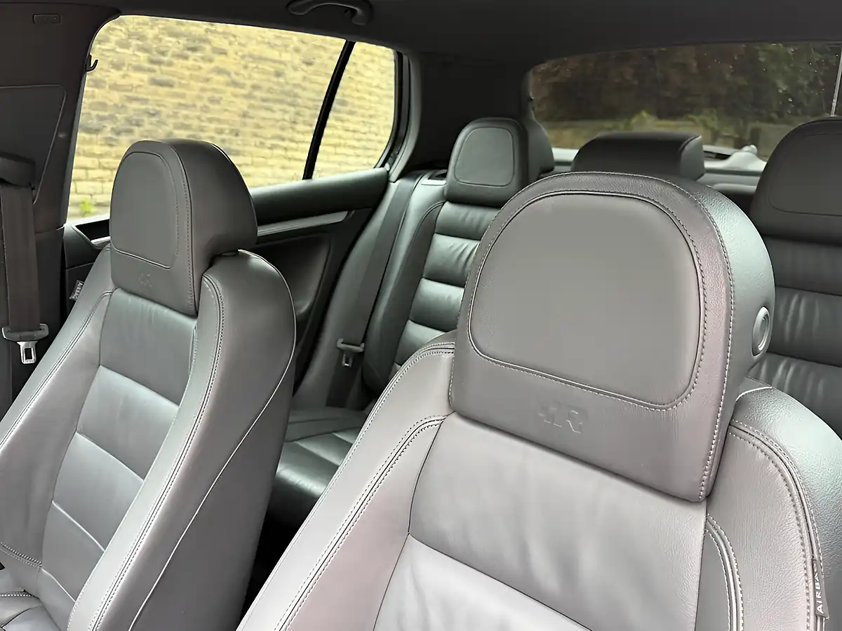 Used 2009 Volkswagen Golf R32 Black - Interior and Exterior details 16
