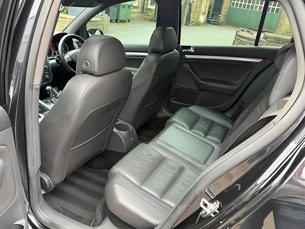 Used 2009 Volkswagen Golf R32 Black - Interior and Exterior details 20