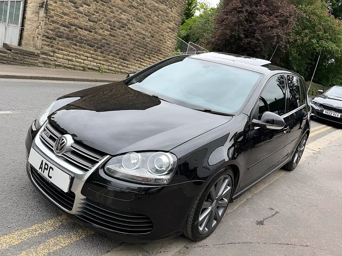 Used 2009 Volkswagen Golf R32 Black - Interior and Exterior details 3