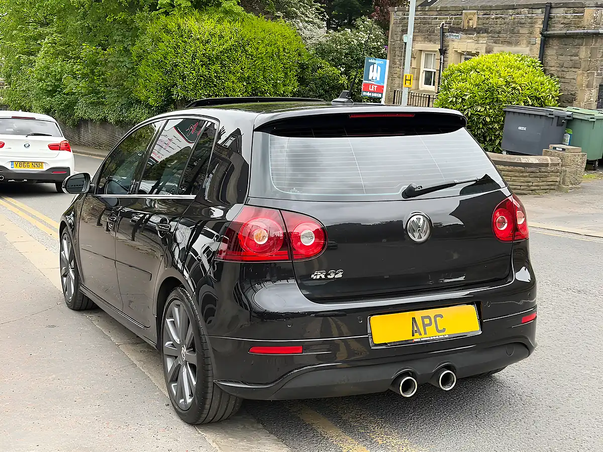 Used 2009 Volkswagen Golf R32 Black - Interior and Exterior details 4