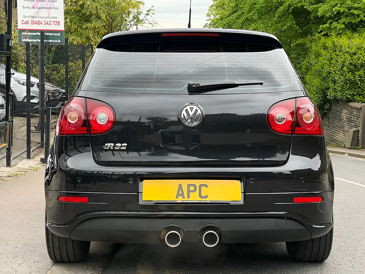 Used 2009 Volkswagen Golf R32 Black - Interior and Exterior details 5