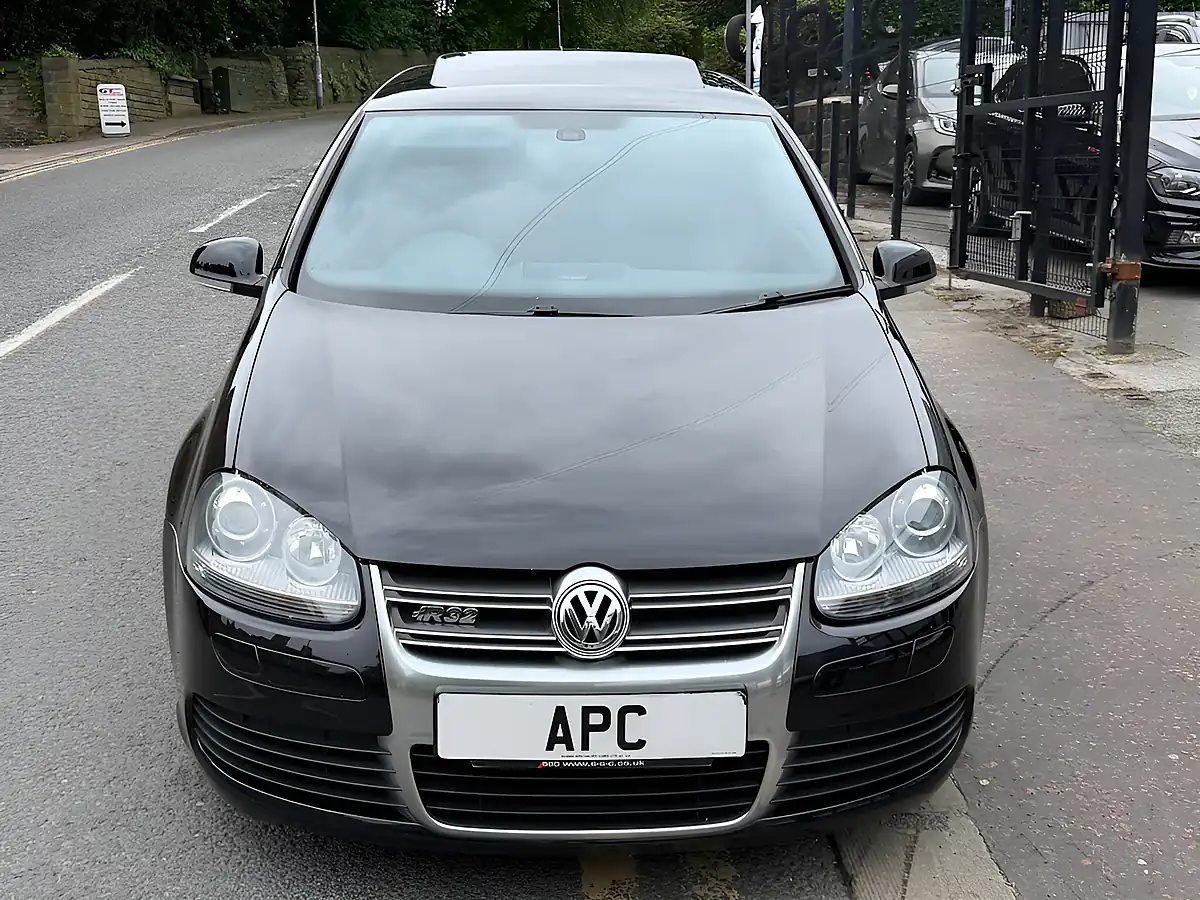 Used 2009 Volkswagen Golf R32 Black - Interior and Exterior details 9