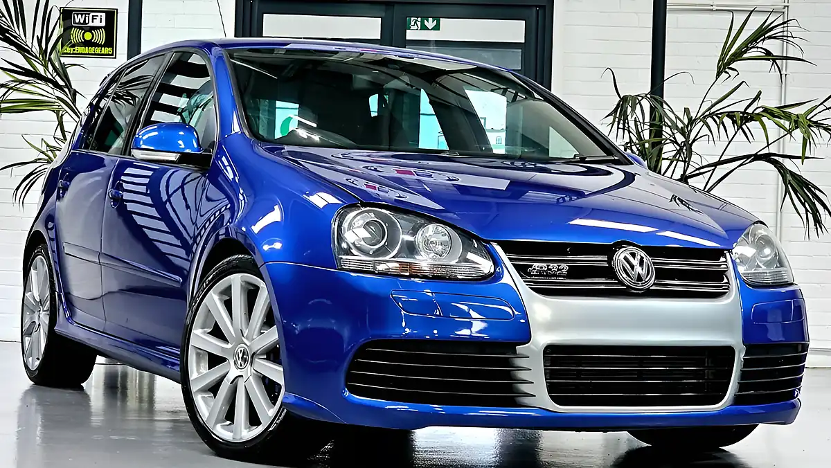 Used 2009 Volkswagen Golf R32 Blue - Front View