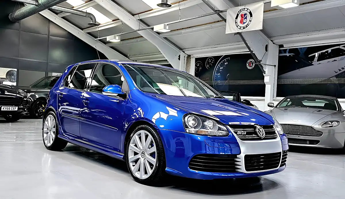 Used 2009 Volkswagen Golf R32 Blue - Interior and Exterior details 10