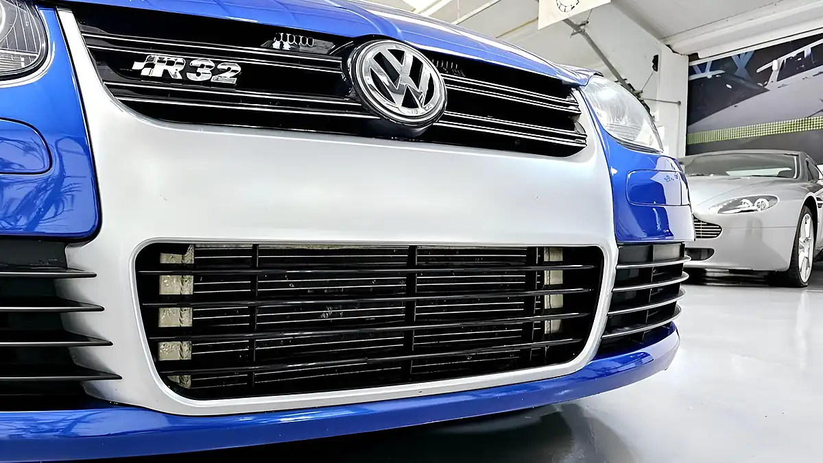 Used 2009 Volkswagen Golf R32 Blue - Interior and Exterior details 14