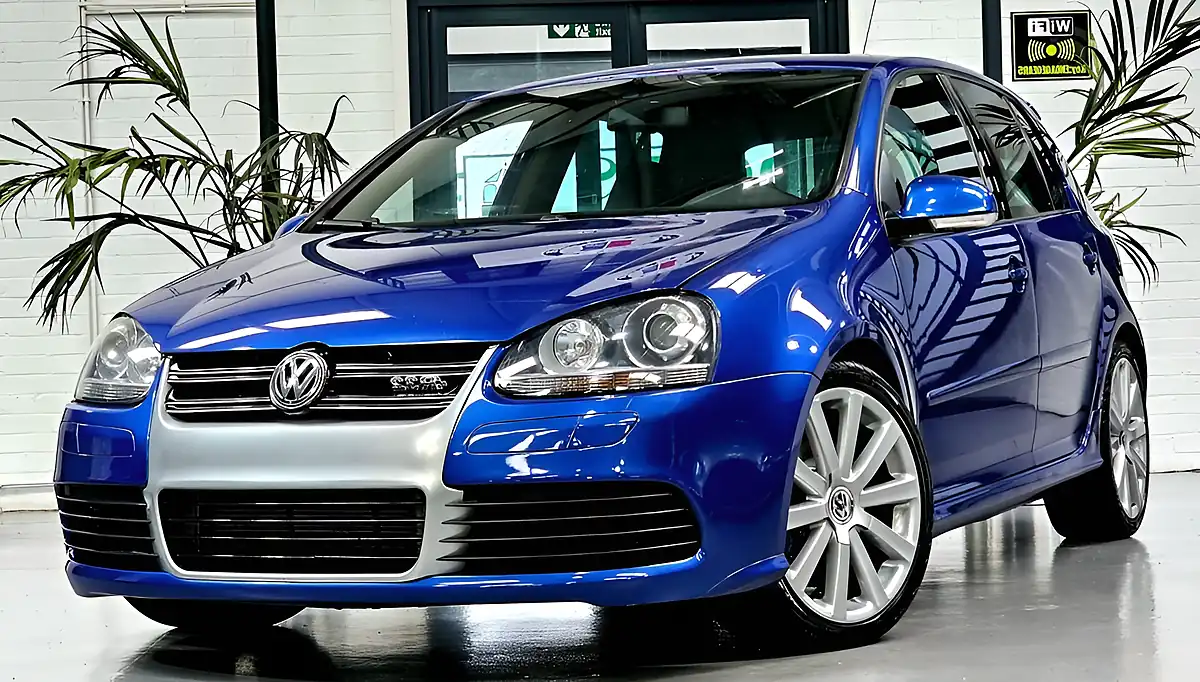 Used 2009 Volkswagen Golf R32 Blue - Interior and Exterior details 3