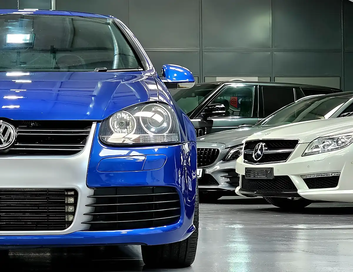 Used 2009 Volkswagen Golf R32 Blue - Interior and Exterior details 8
