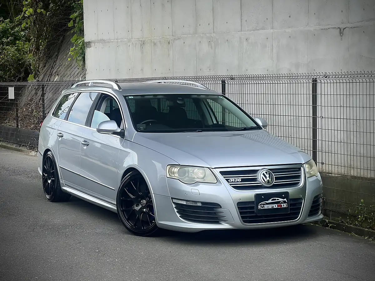 Used 2009 Volkswagen Passat Estate Silver - Front View