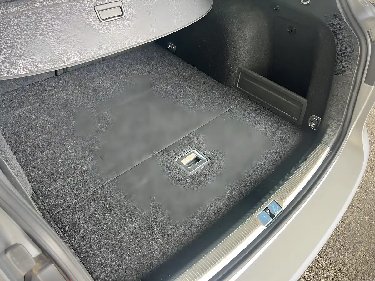 Used 2009 Volkswagen Passat Estate Silver - Interior and Exterior details 17