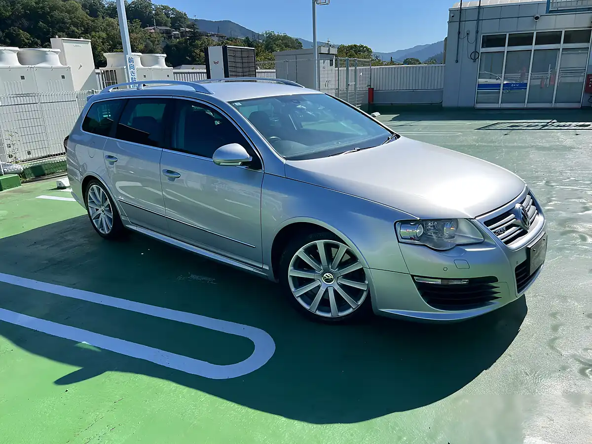 Used 2009 Volkswagen Passat Estate Silver - Interior and Exterior details 10