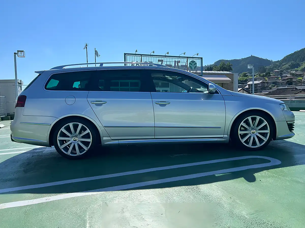Used 2009 Volkswagen Passat Estate Silver - Interior and Exterior details 15