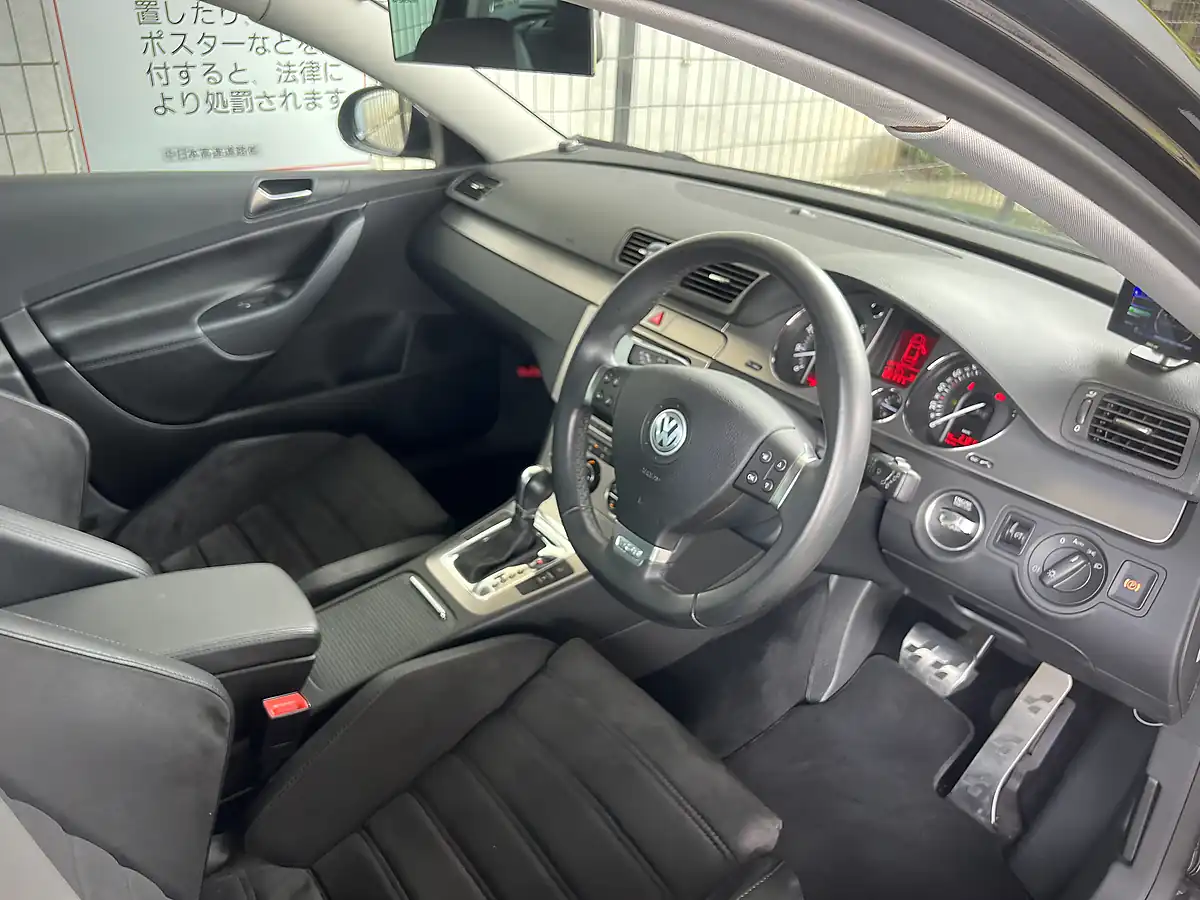 Used 2009 Volkswagen Passat R36 Black - Interior and Exterior details 12