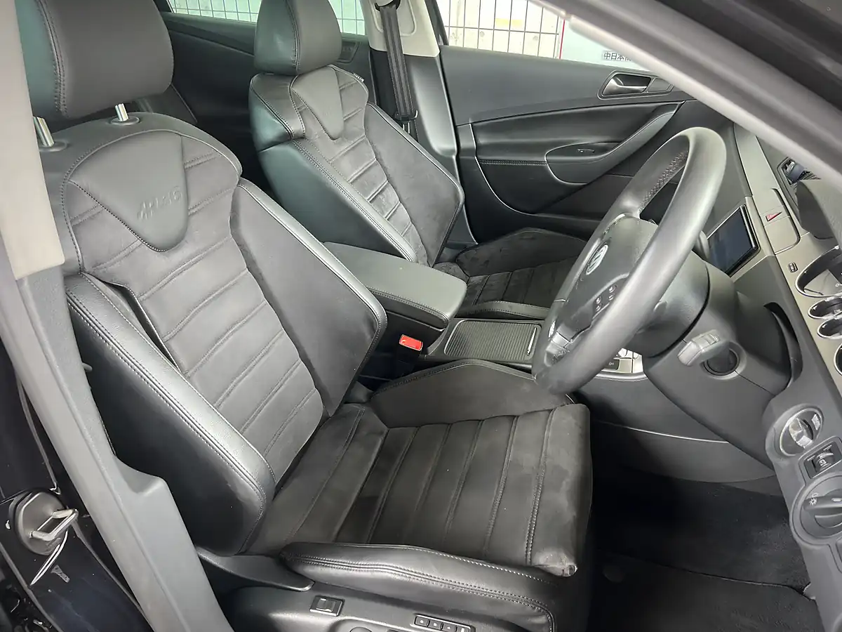 Used 2009 Volkswagen Passat R36 Black - Interior and Exterior details 13