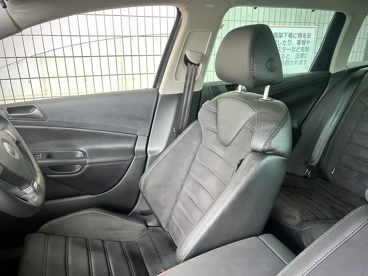 Used 2009 Volkswagen Passat R36 Black - Interior and Exterior details 15