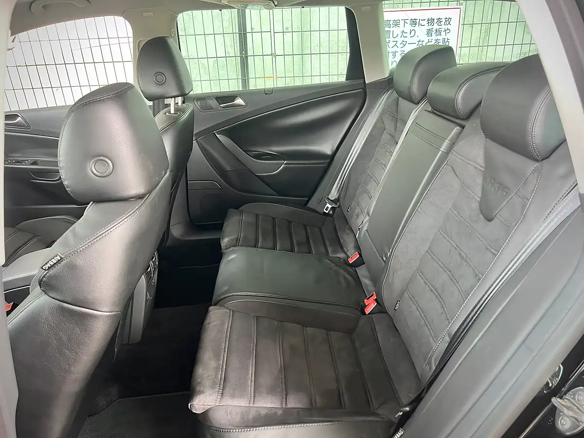 Used 2009 Volkswagen Passat R36 Black - Interior and Exterior details 18