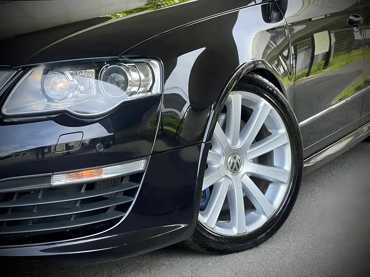 Used 2009 Volkswagen Passat R36 Black - Interior and Exterior details 7