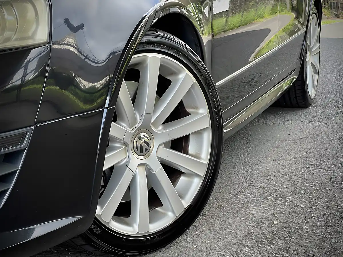Used 2009 Volkswagen Passat R36 Black - Interior and Exterior details 10