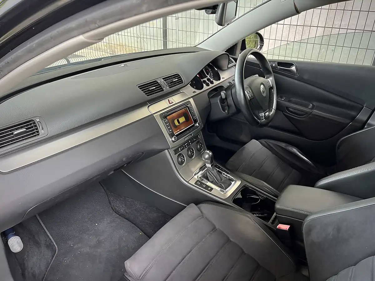 Used 2009 Volkswagen Passat R36 Black - Interior and Exterior details 15