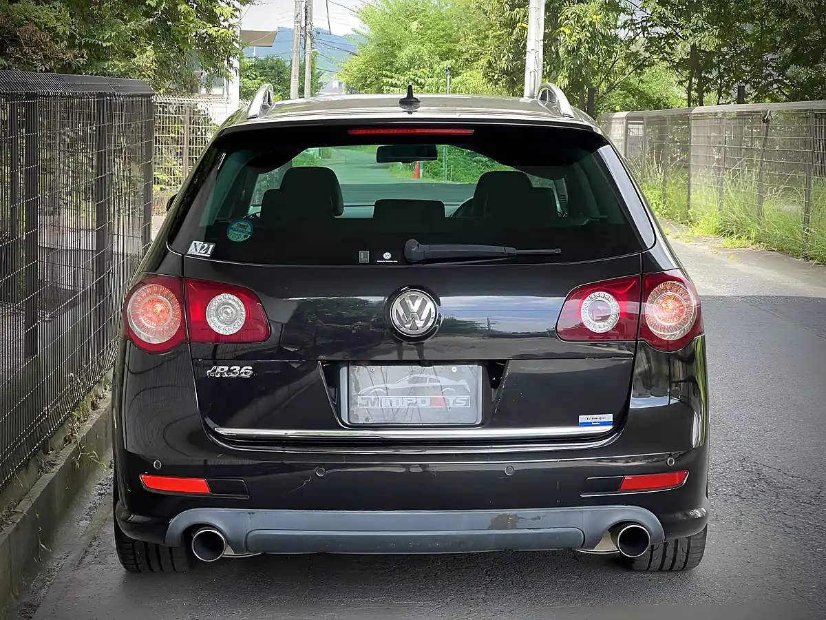 Used 2009 Volkswagen Passat R36 Black - Interior and Exterior details 8