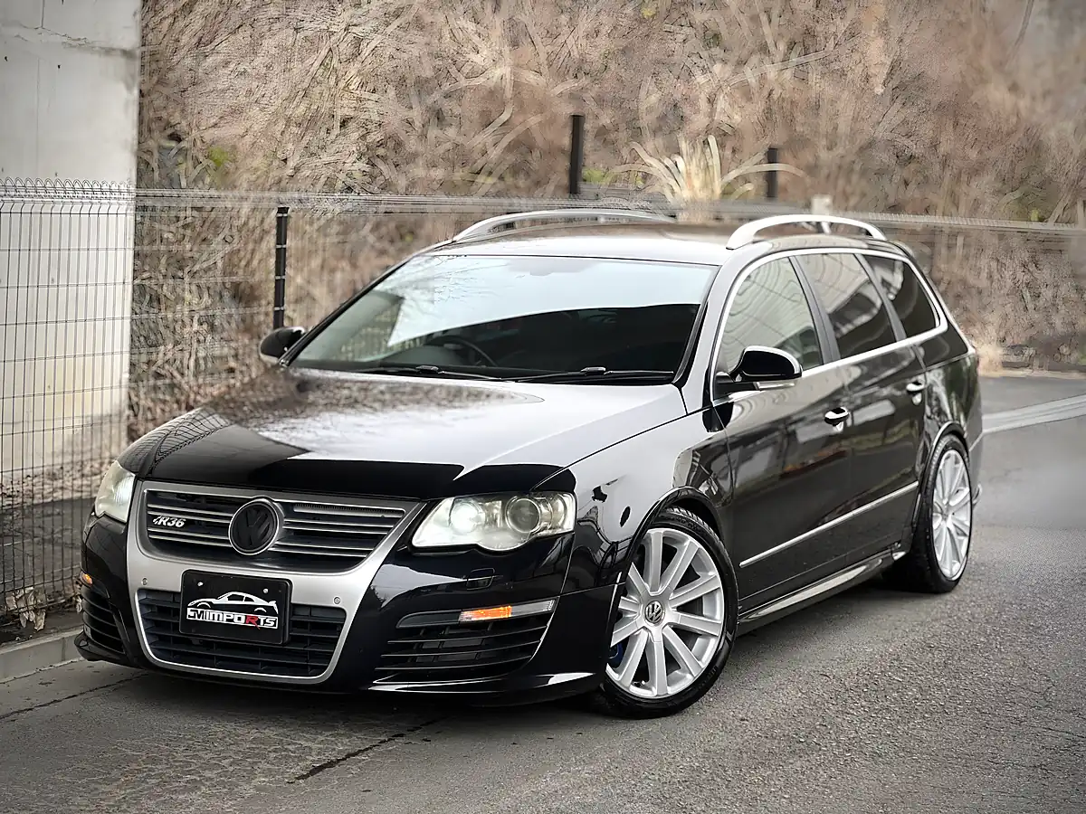 Used 2009 Volkswagen Passat R36 Black - Interior and Exterior details 2