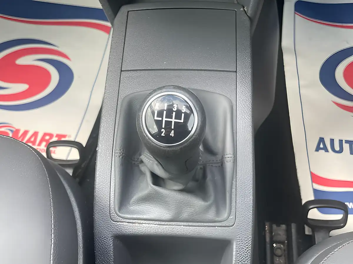 Used 2009 Volkswagen Polo E Red - Interior and Exterior details 14