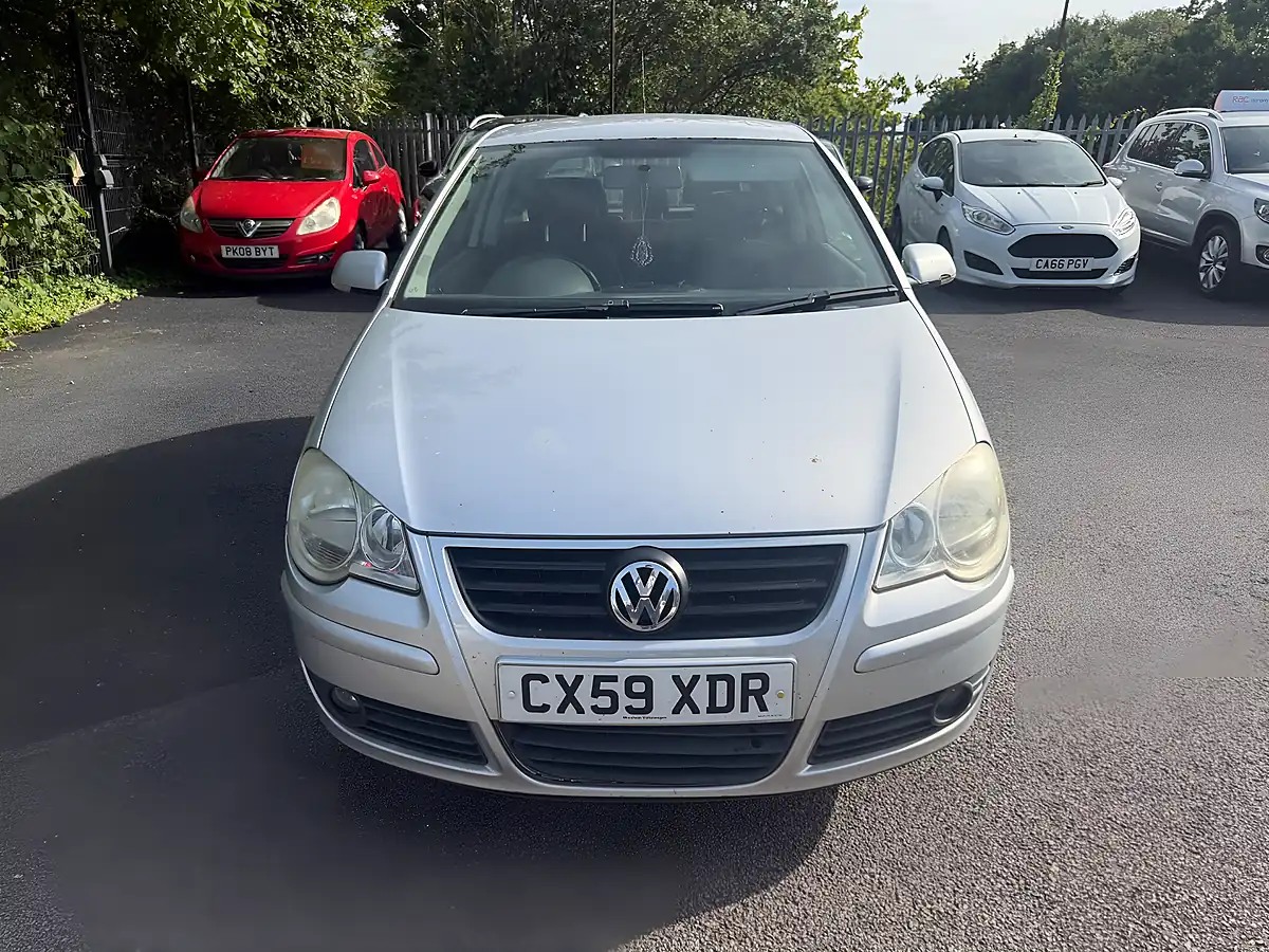 Used 2009 Volkswagen Polo Match Silver - Interior and Exterior details 2