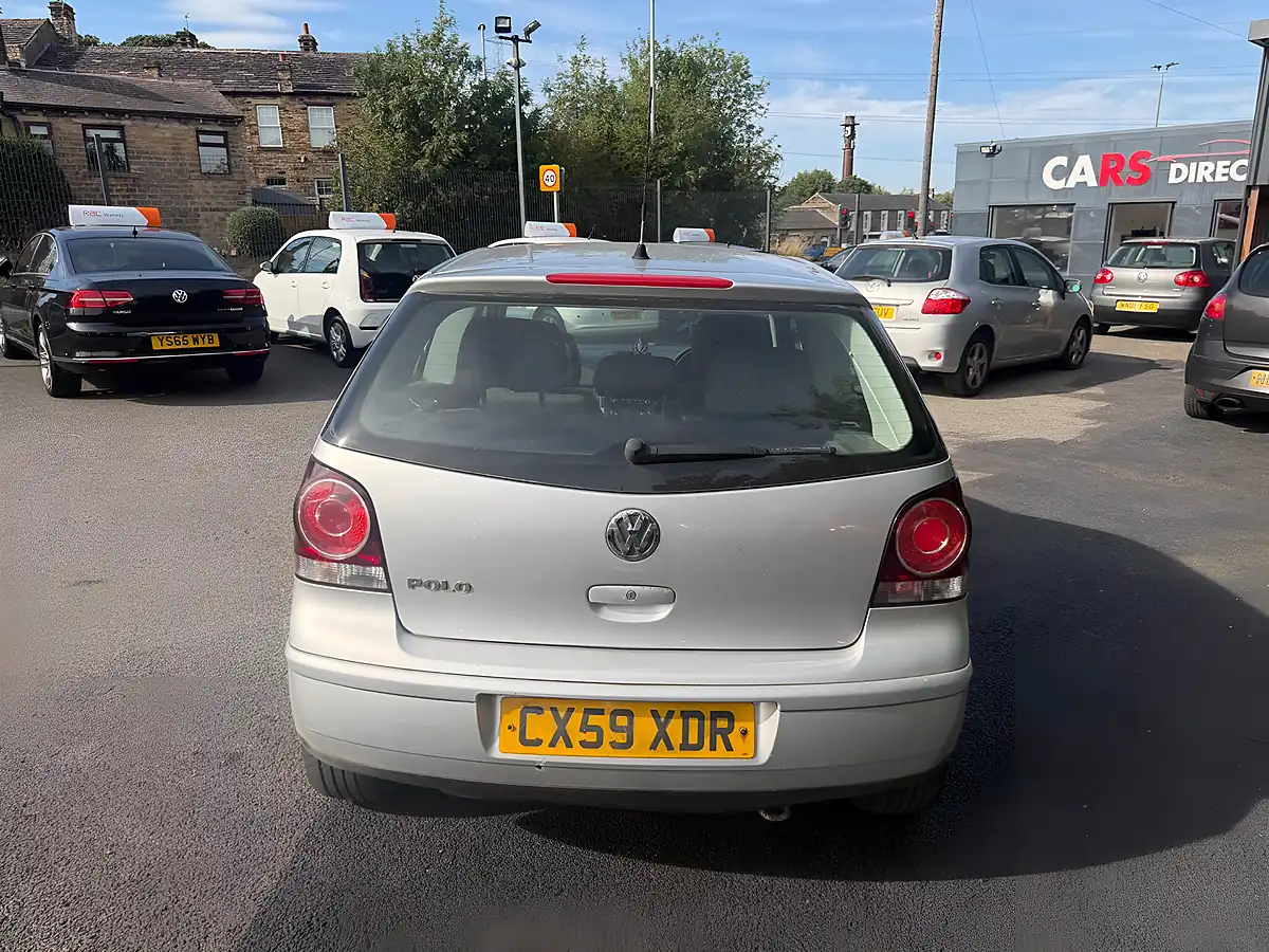 Used 2009 Volkswagen Polo Match Silver - Interior and Exterior details 5