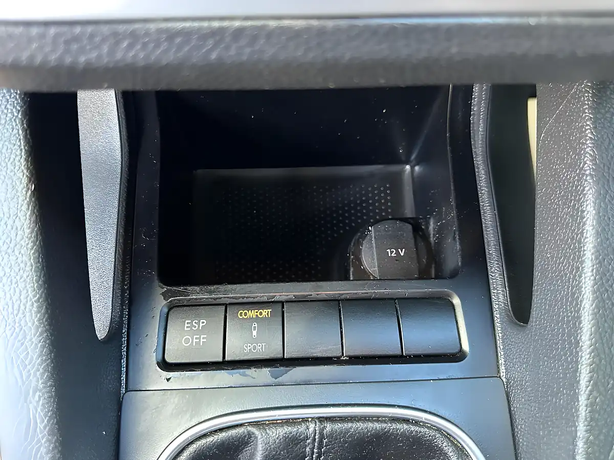 Used 2009 Volkswagen Scirocco GT Blue - Interior and Exterior details 16