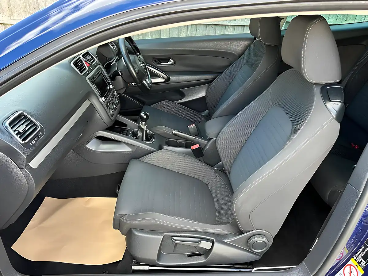 Used 2009 Volkswagen Scirocco GT Blue - Interior and Exterior details 5