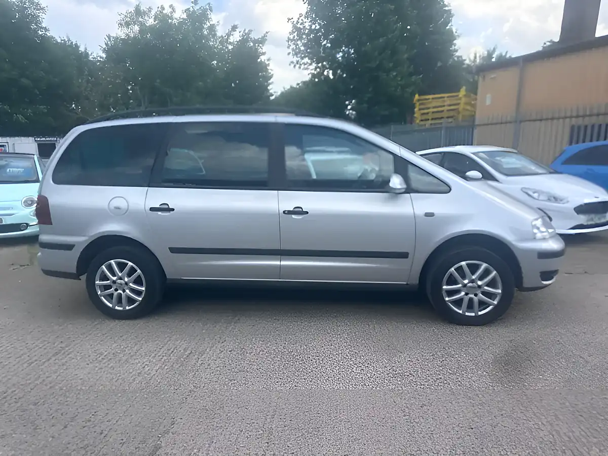 Used 2009 Volkswagen Sharan Se Silver - Interior and Exterior details 4