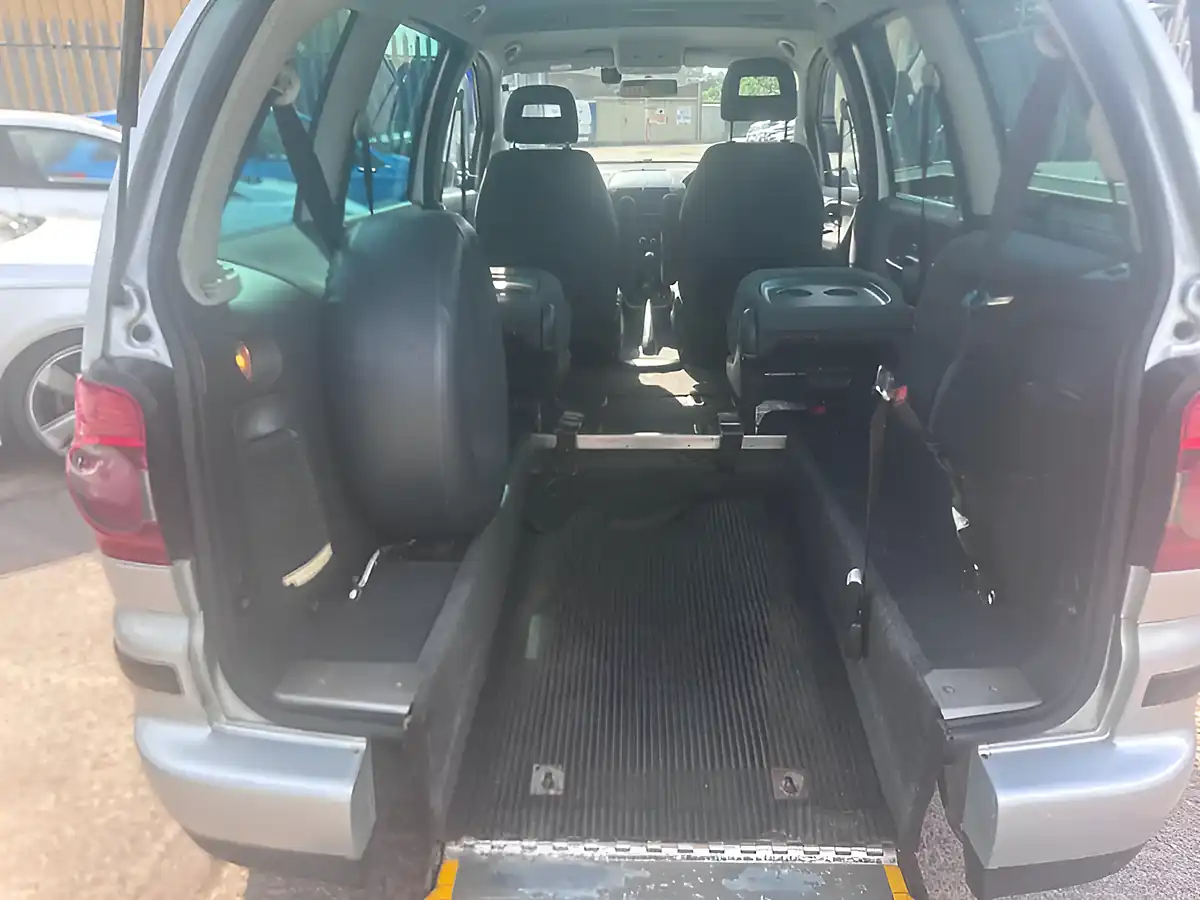 Used 2009 Volkswagen Sharan Se Silver - Interior and Exterior details 7