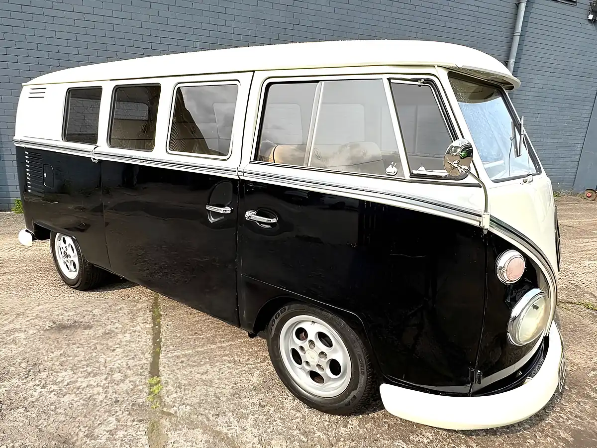 Used 2009 Volkswagen T1 Campervan Black/Beige - Front View