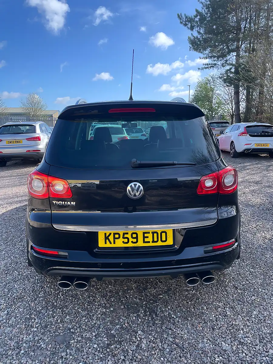 Used 2009 Volkswagen Tiguan R-Line Black - Interior and Exterior details 10