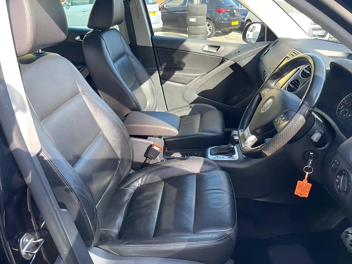 Used 2009 Volkswagen Tiguan R-Line Black - Interior and Exterior details 12