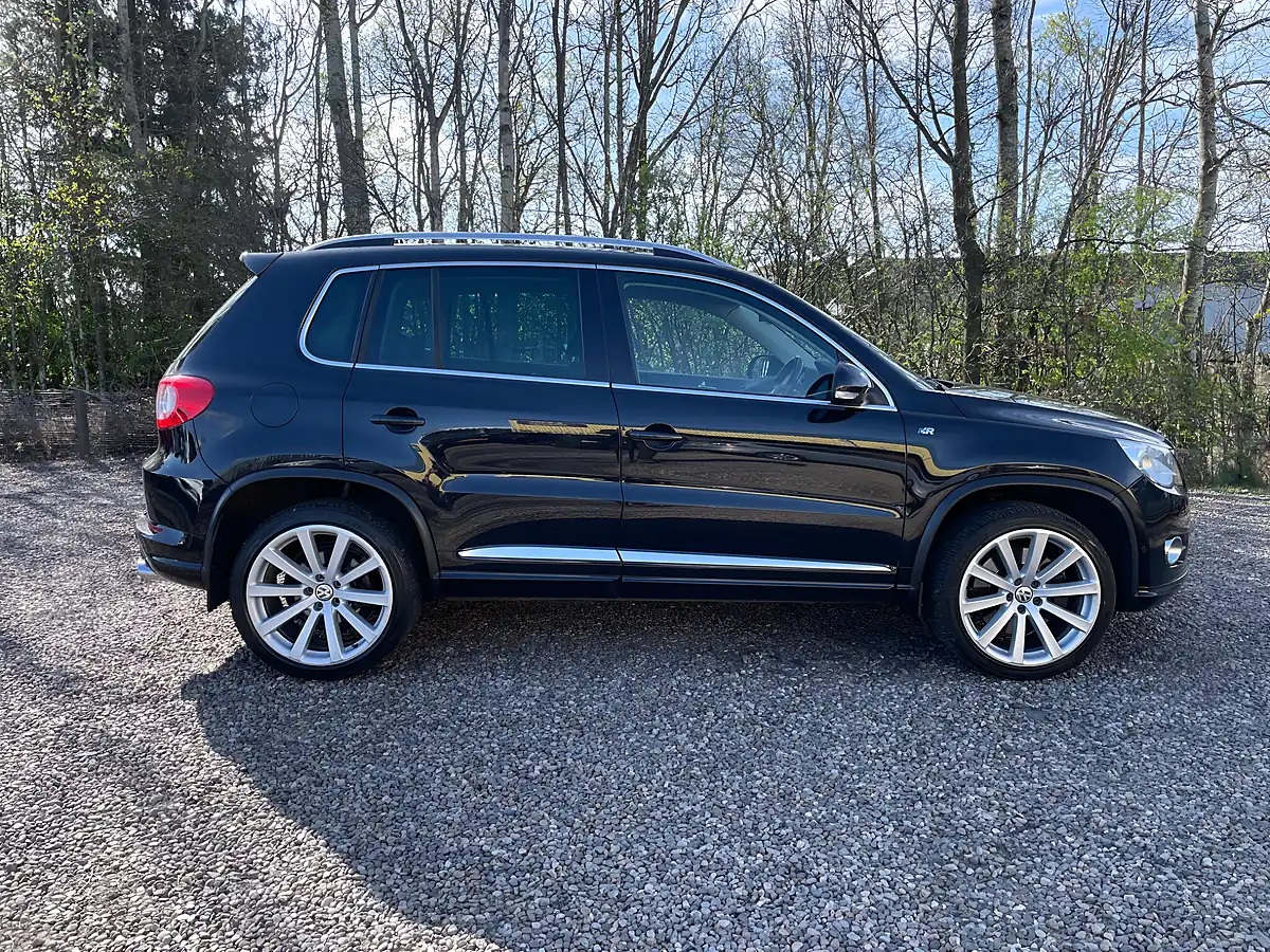 Used 2009 Volkswagen Tiguan R-Line Black - Interior and Exterior details 5
