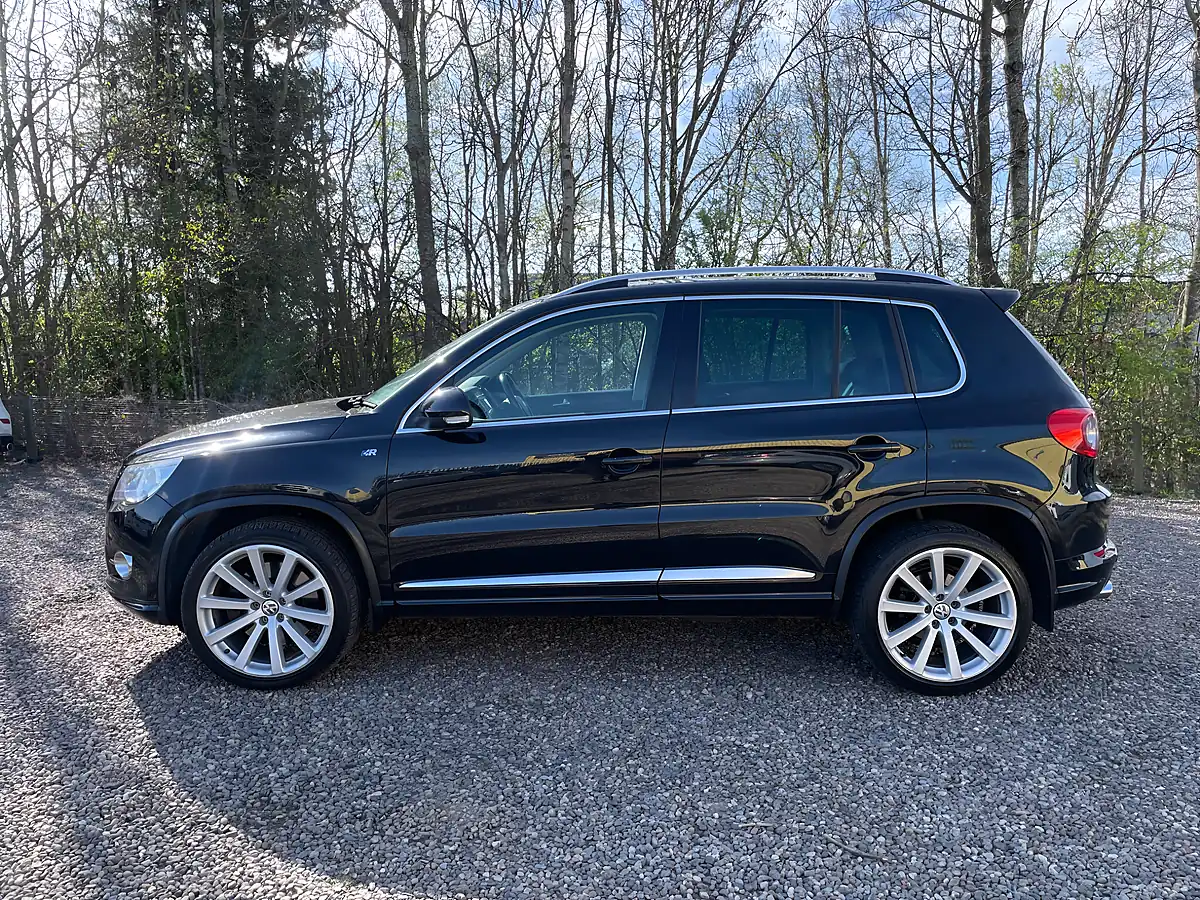 Used 2009 Volkswagen Tiguan R-Line Black - Interior and Exterior details 6