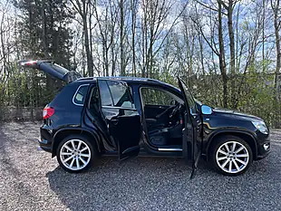 Used 2009 Volkswagen Tiguan R-Line Black - Interior and Exterior details 7