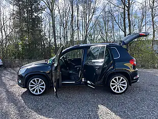 Used 2009 Volkswagen Tiguan R-Line Black - Interior and Exterior details 8