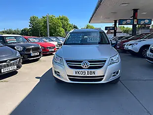 Used 2009 Volkswagen Tiguan Se 4WD Silver - Interior and Exterior details 10