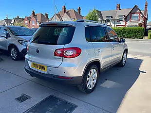 Used 2009 Volkswagen Tiguan Se 4WD Silver - Interior and Exterior details 2