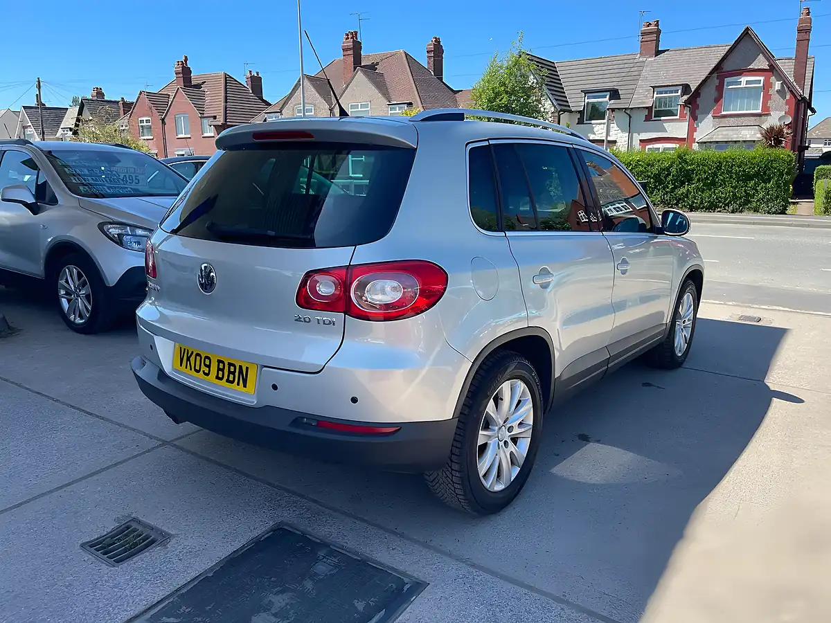 Used 2009 Volkswagen Tiguan Se 4WD Silver - Interior and Exterior details 2