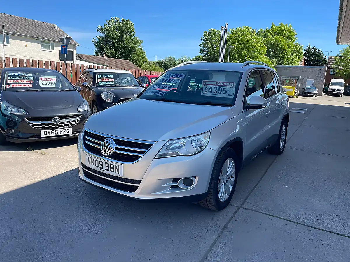 Used 2009 Volkswagen Tiguan Se 4WD Silver - Interior and Exterior details 4
